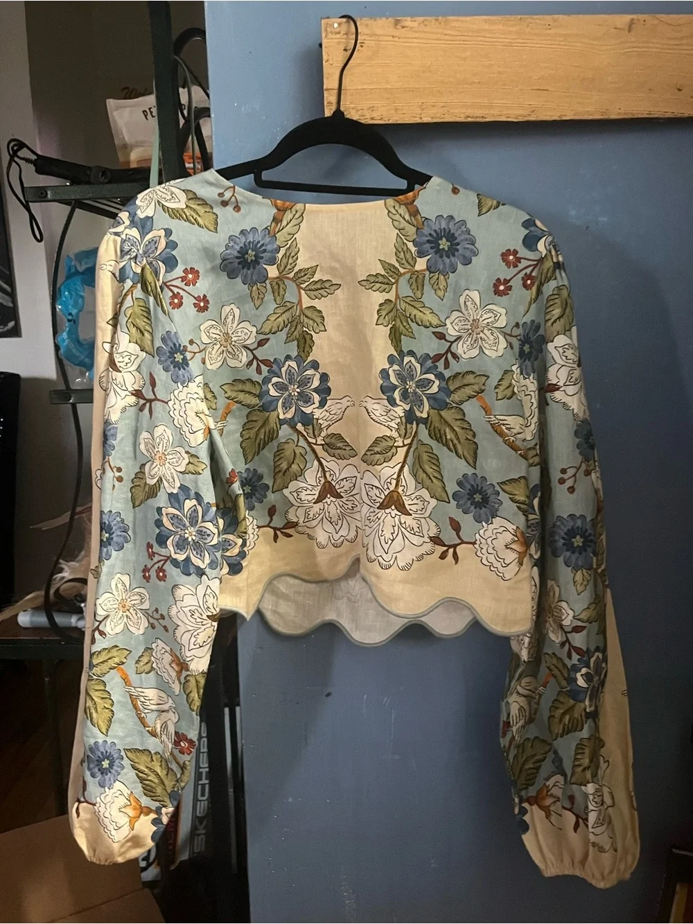 FARM Rio Blue and Cream Floral Scalloped Crop Blouse